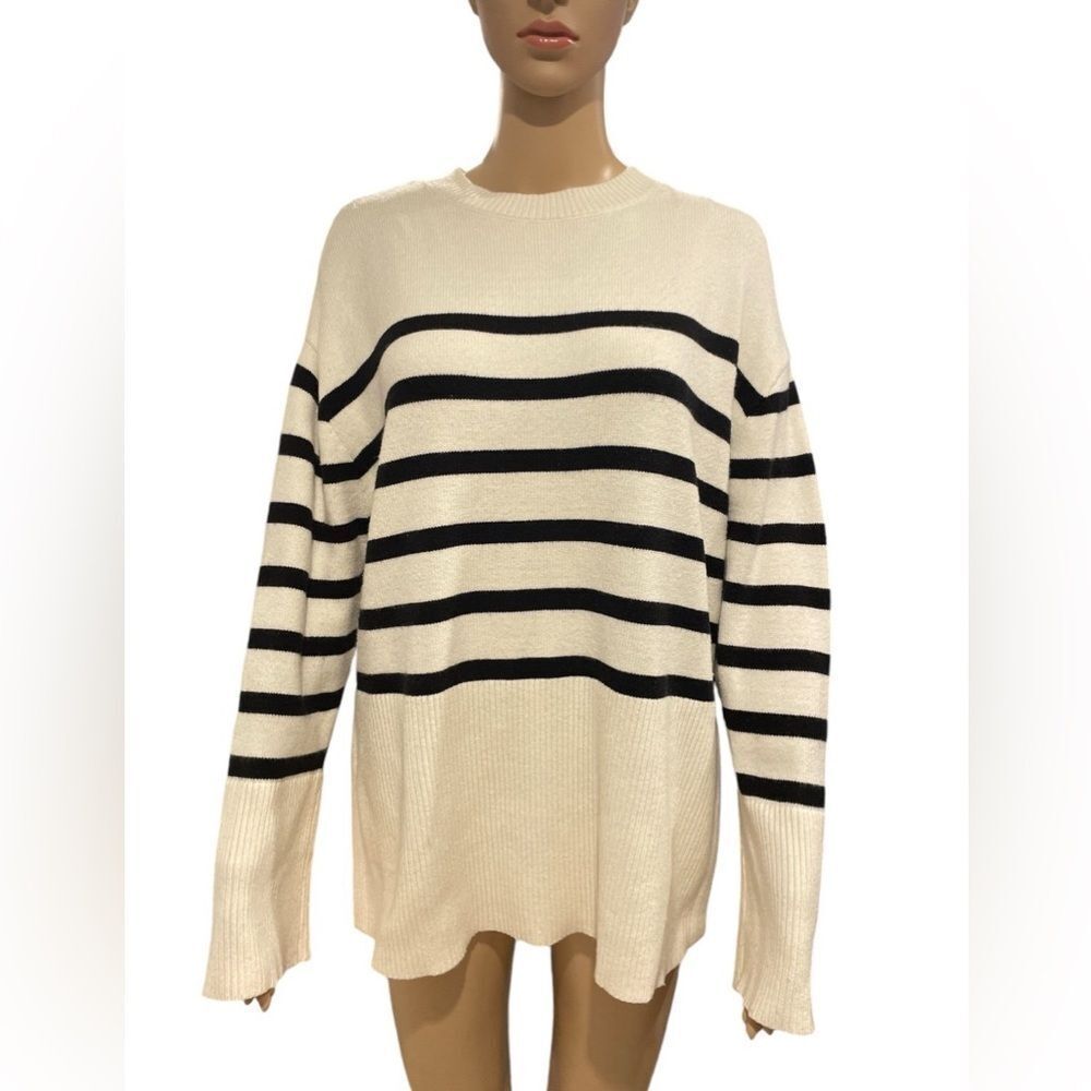 Zesica Striped Black and Cream Women's Sweater size M